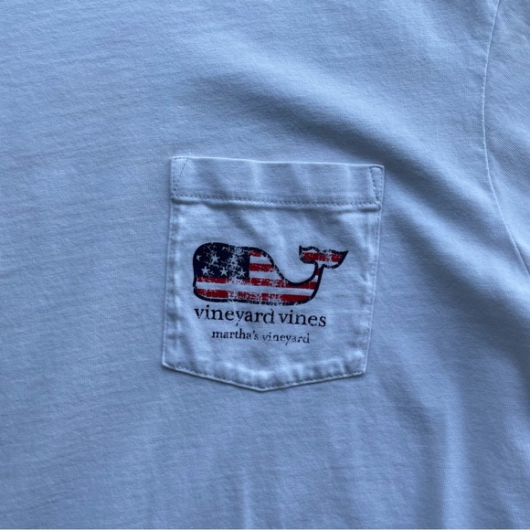 Vineyard Vines T-Shirt - Picture 2 of 4